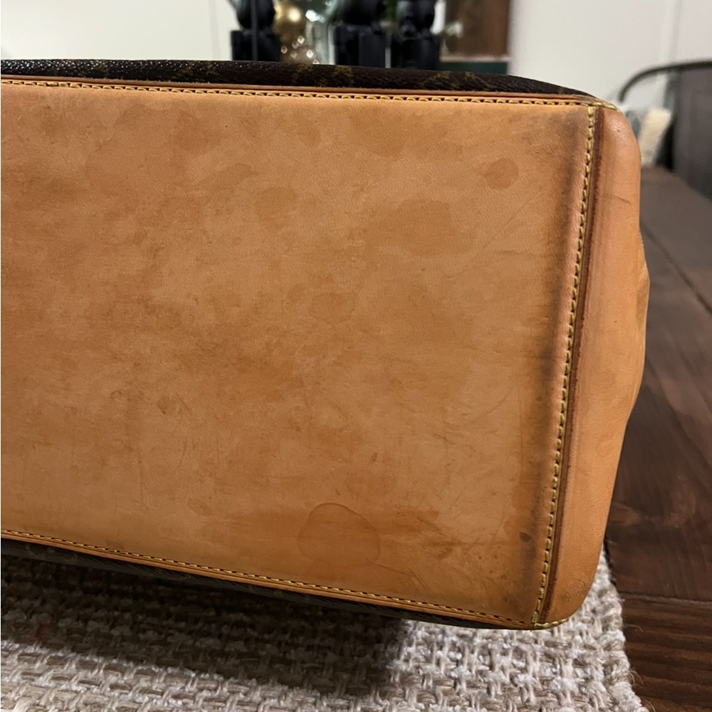 Louis Vuitton Cabas Mezzo - Picture 3 of 9